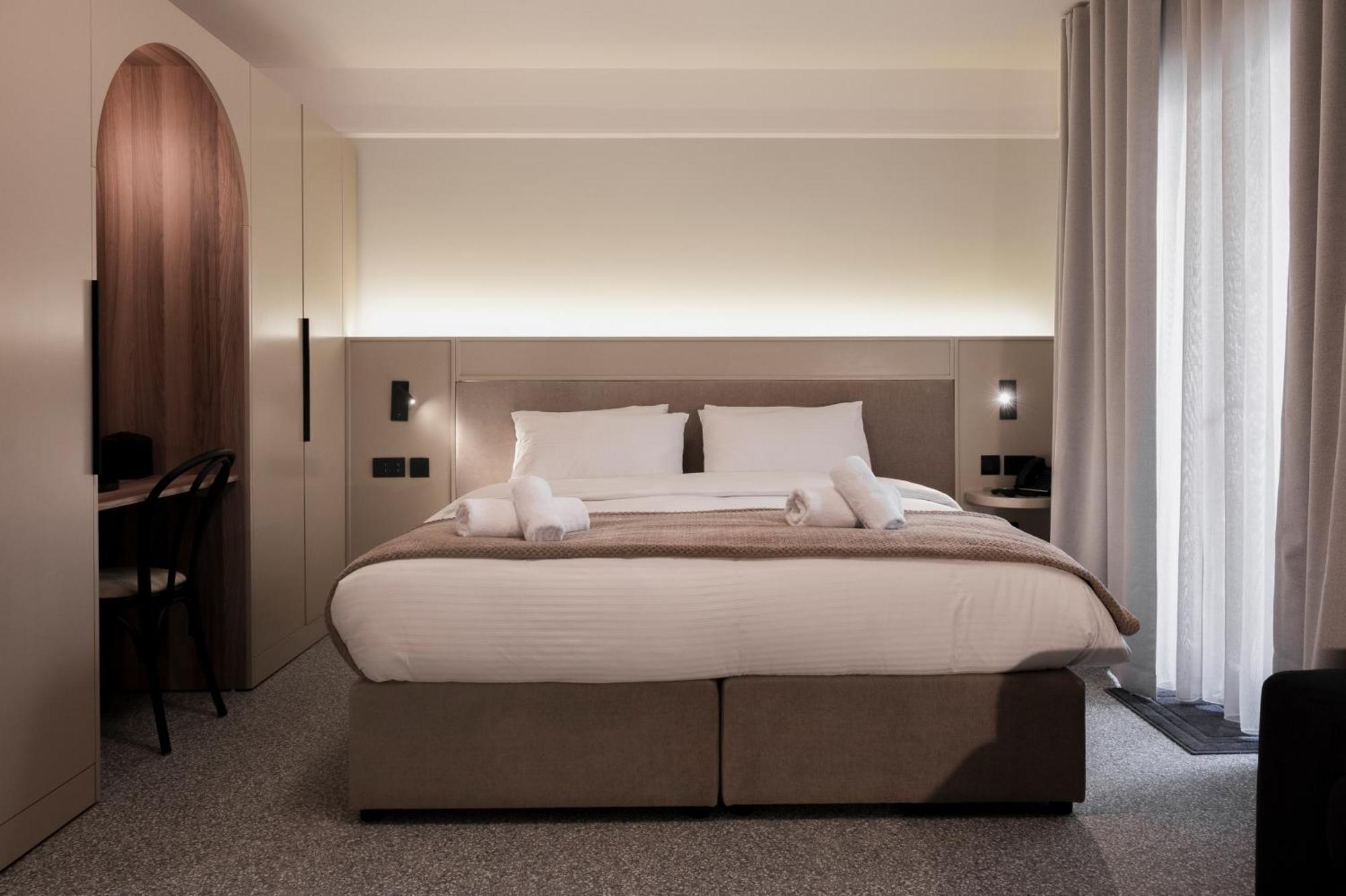Maria Rosa Suites Victoria Buitenkant foto